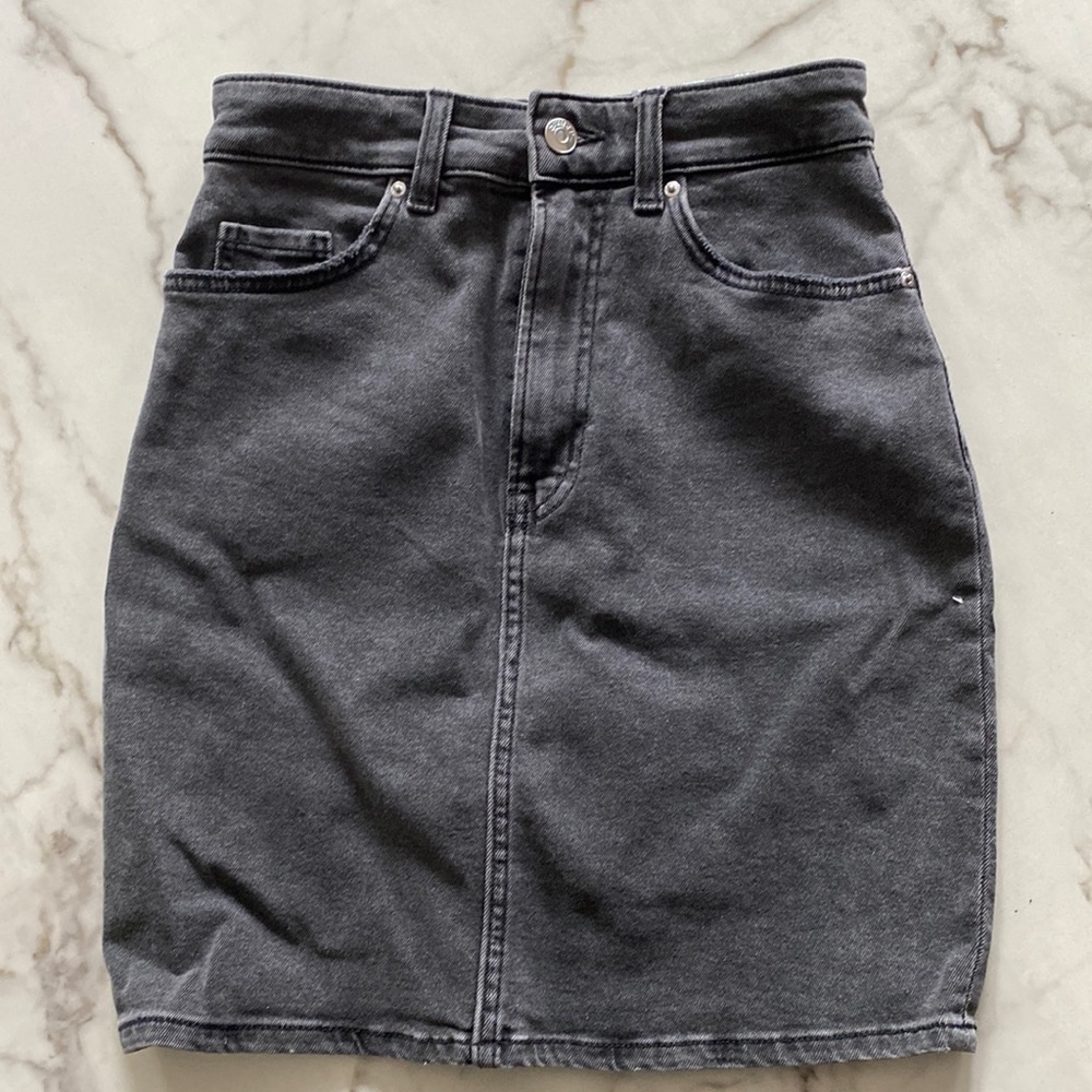 NWT H & M mom skirt size 2